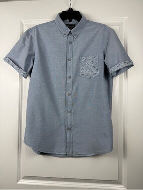 Retrofit Light Blue Short-Sleeve Button-Down Shirt with Patterned Pocket